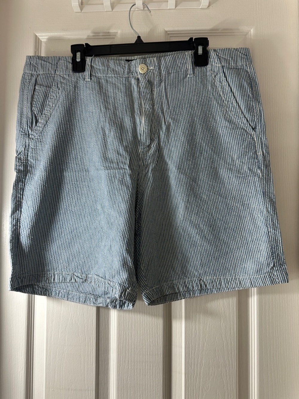 Casual Blue Seersucker Flat Front Men’s Shorts